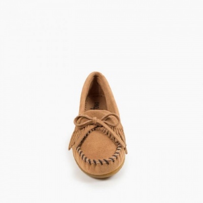 minnetonka_kilty_hardsole_moc_taupe_407t_front_compressed